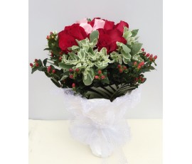 F86 24 RED & PINK ROSES BOUQUET WITH WHITE RIBBON AND ROUND WRAPS